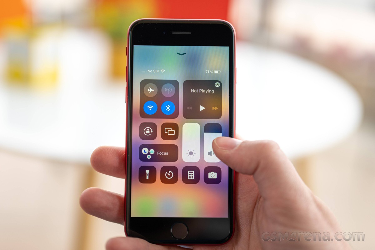 Iphone se против iphone se 2020: пора обновляться?