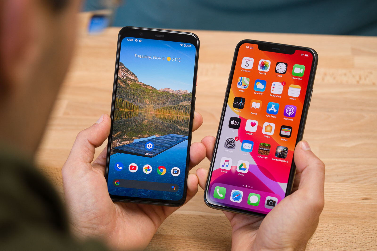 Pixel 6 iphone. Pixel 6a iphone 13mini. Pixel 4a vs iphone 11 Pro. Pixel 6 vs iphone 13. Iphone 13 Mini и Google Pixel 6a.