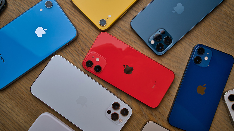 OnePlus 9 против Apple iPhone 12: сравнение камер, экранов, автономности Узнайте, какой из них выбрать в 2023 году