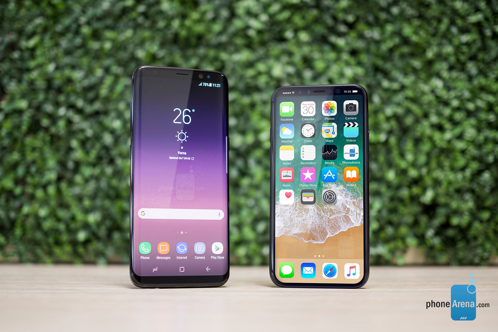 Сравнить самсунг 8. Samsung Galaxy s8 и iphone. Самсунг s8 vs iphone 8. Galaxy s8 vs iphone x. Iphone Samsung s8 Plus.